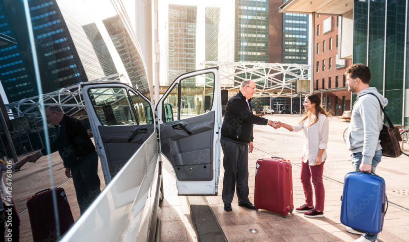 bus aeroport nice avec francebusc: Chauffeur et deux clients