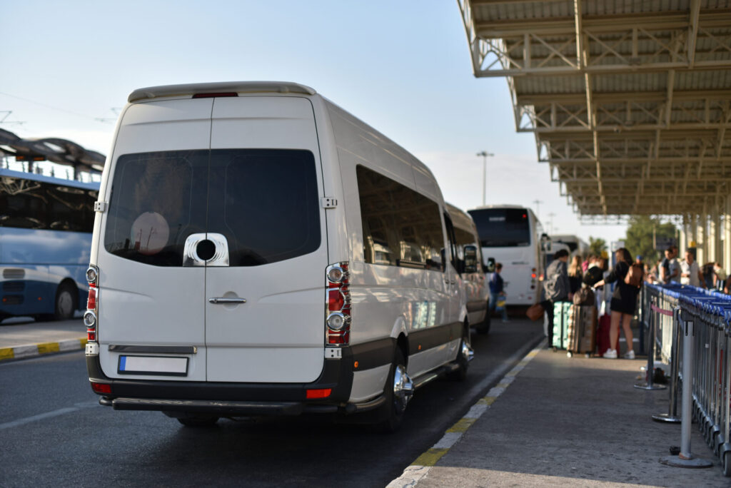 Bus rental in Avignon