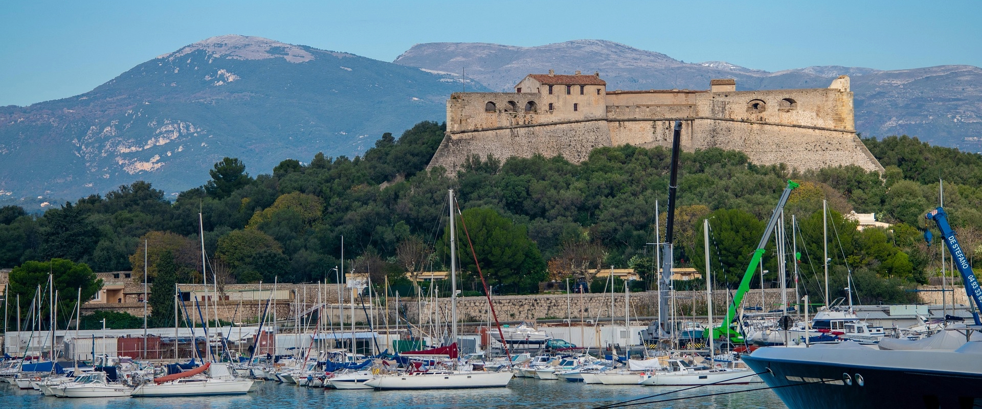 Bus rental in Antibes