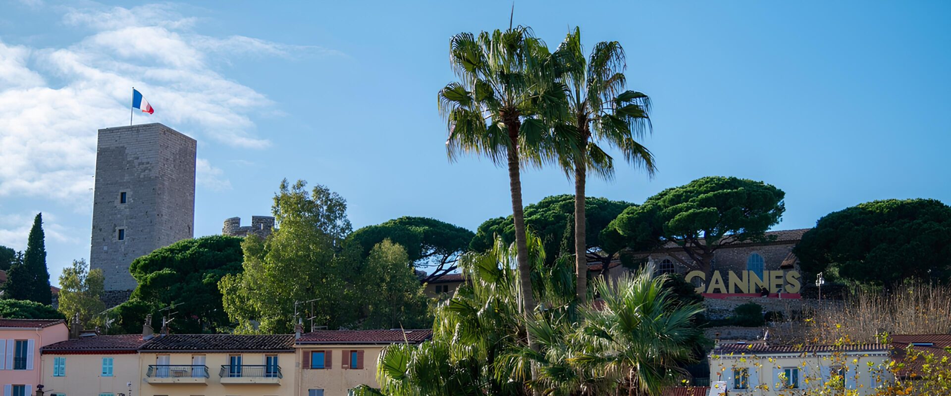 Bus rental in Cannes