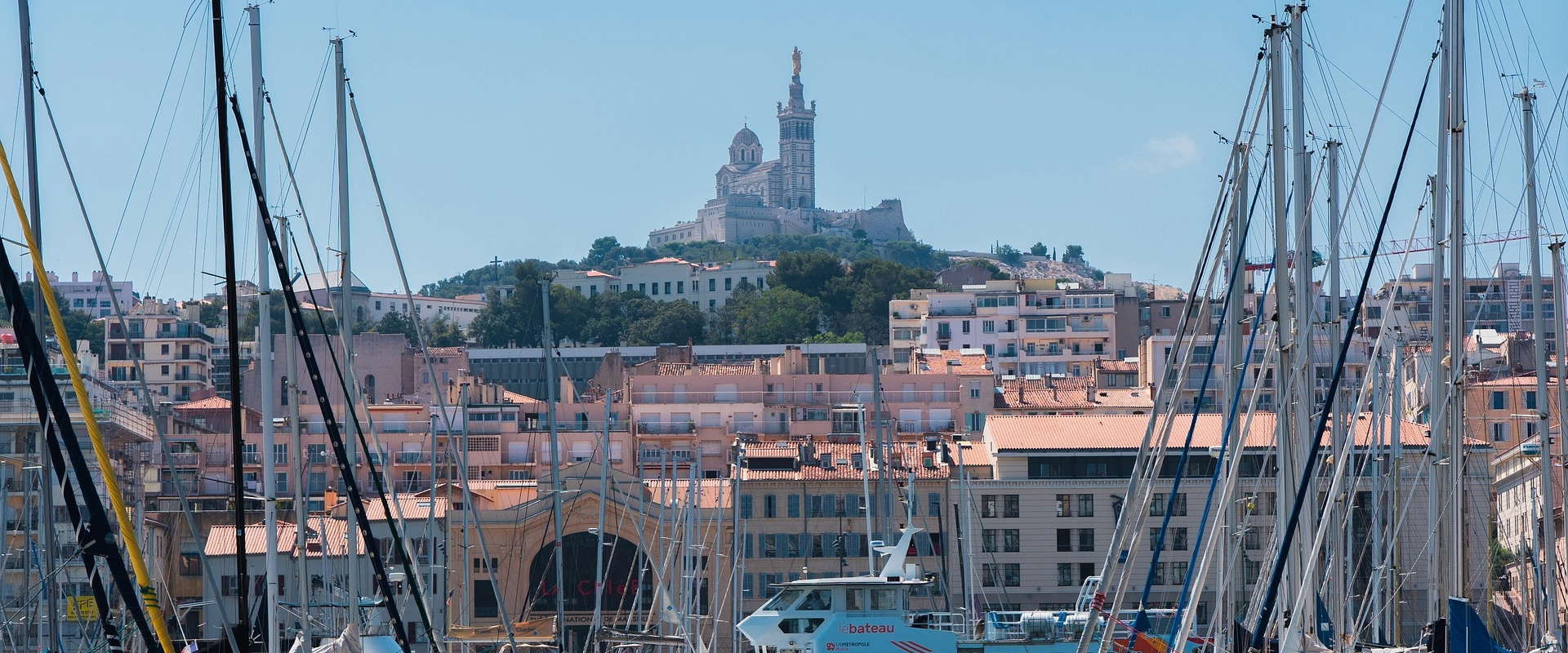 Bus rental in Marseille