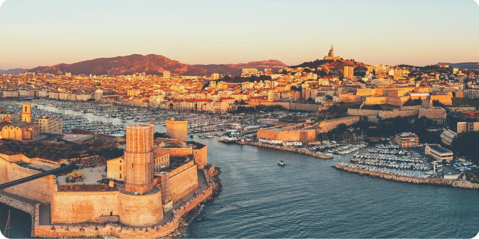 Location bus Marseille : votre solution de transport de groupe dans la cité phocéenne 1 Screenshot 2025 06 18 at 11.15.36