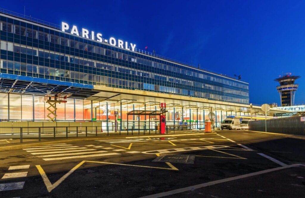 Location bus aéroport Orly : votre transfert de groupe en toute sérénité avec Francebus 1 Location bus aéroport Orly