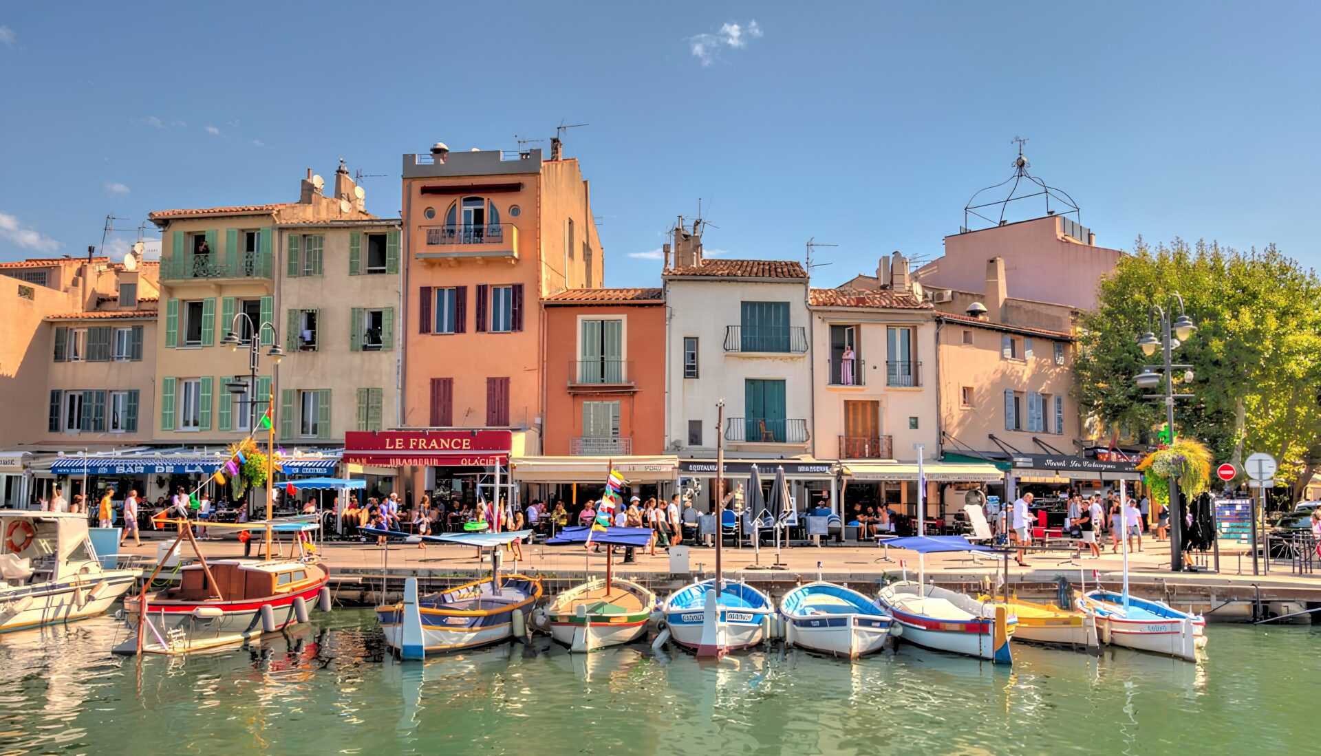 Bus Rental in Aix-en-Provence