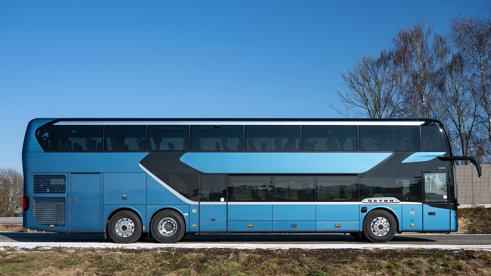 Pourquoi choisir un bus avec chauffeur pour vos voyages en groupe ? 2 Voyages en groupe