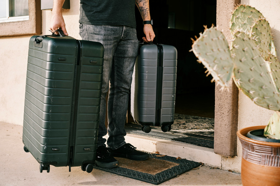 7 Mistakes to Avoid When Planning a Group Trip (and How to Fix Them) 2 luggage