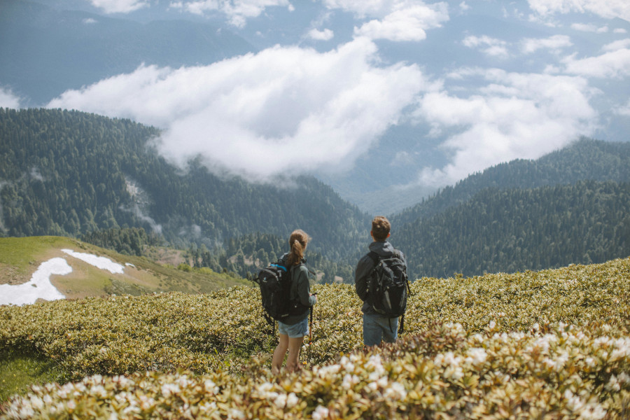 Tips for traveling light when traveling in a group 2 mountain hiking