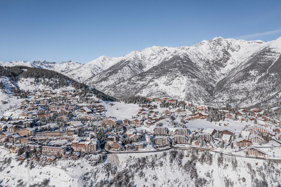 Top 7 des destinations hivernales : idées d'excursions dans la région PACA 2 Auron 1