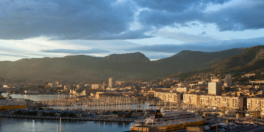 Séminaire d'entreprise à Toulon : l'alliance parfaite entre performance et détente 1 rade de toulon