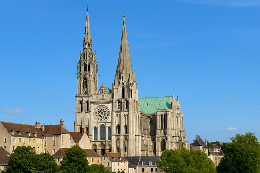 Les 11 meilleures destinations à la journée depuis Paris en autocar 6 Cathédrale de Chartres