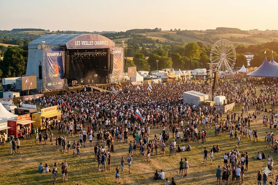 Les 5 festivals de musique incontournables en France accessibles en autocar 1 Festival Les Vieilles Charrues, Bretagne