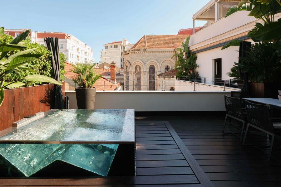 Festival de Cannes : organisez vos déplacements sereinement en van, minibus et berline 7 Hôtel Five Seas - Cannes, extérieur suite