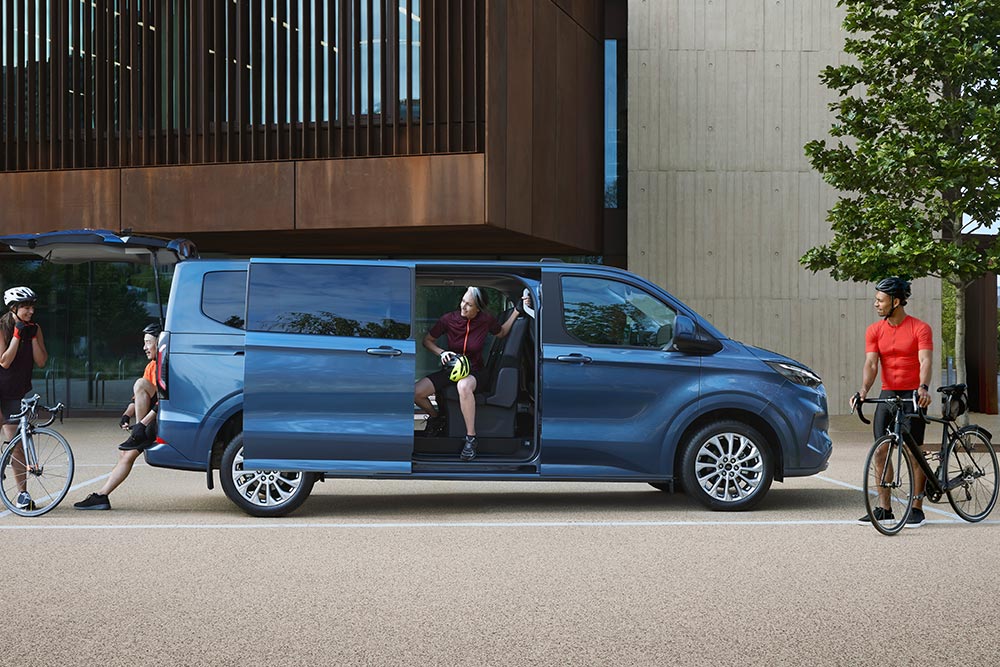 Minivan 7 places 8 Ford Tourneo exterieur