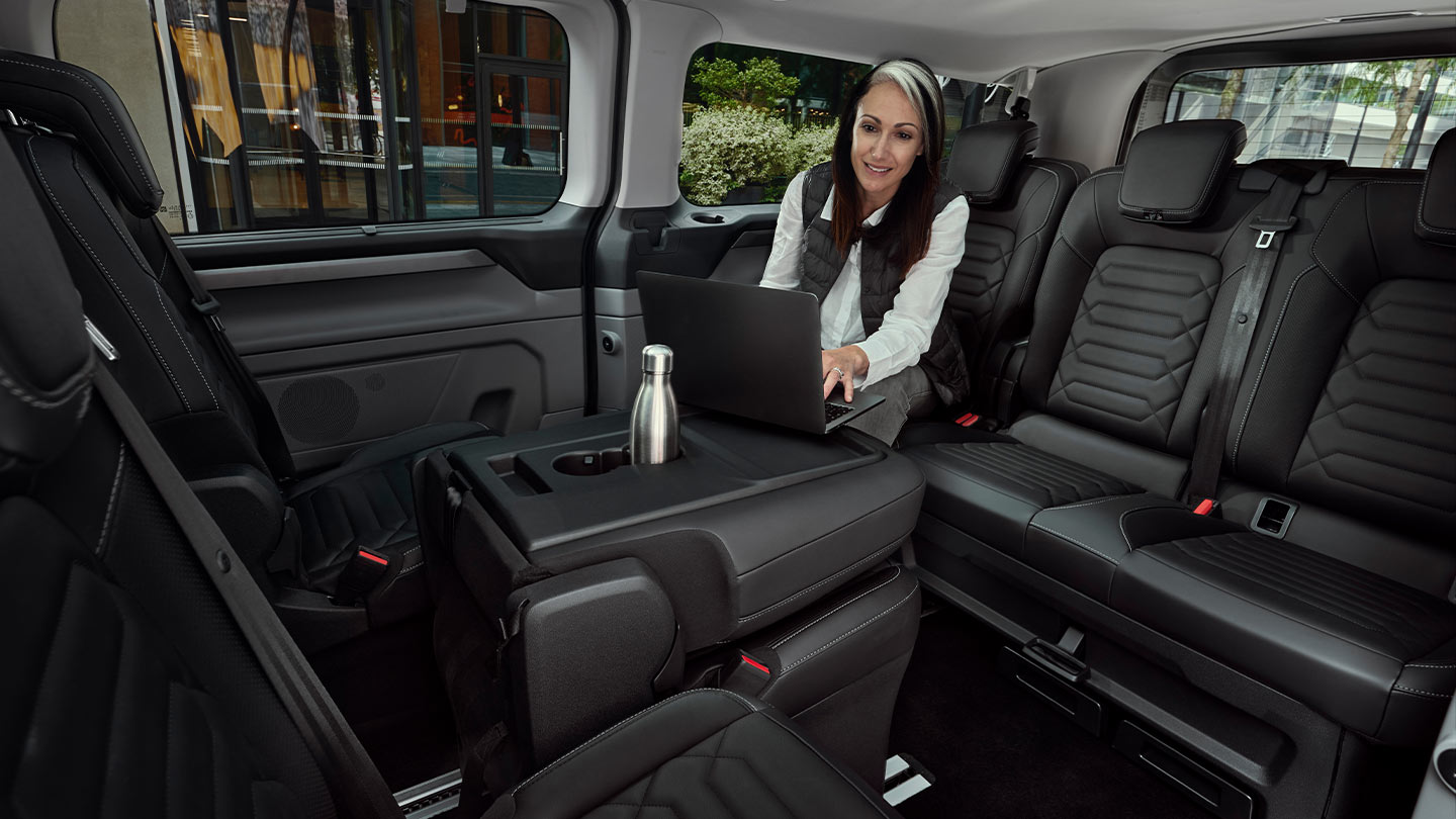 Minivan 7 places 9 Ford Tourneo interieur