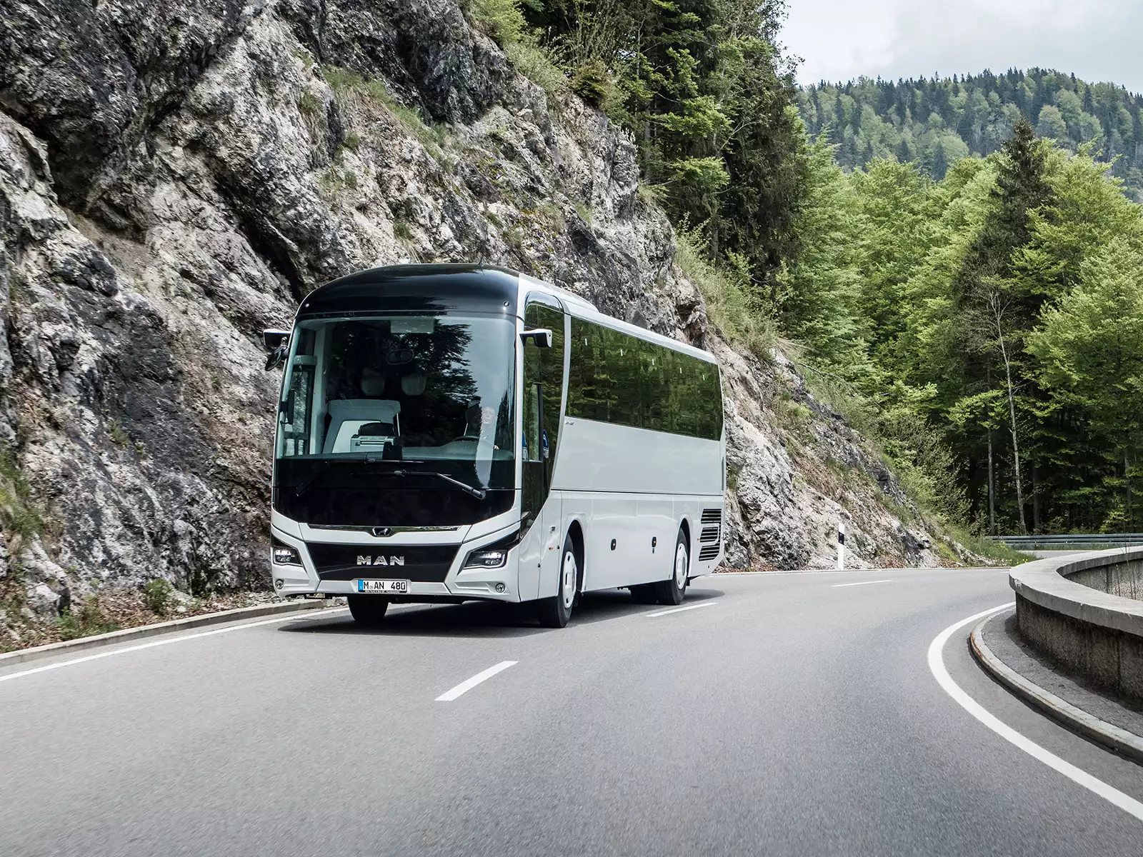 Autocars Standard & Grande Longueur 6 MAN Lion’s Coach route de montagne