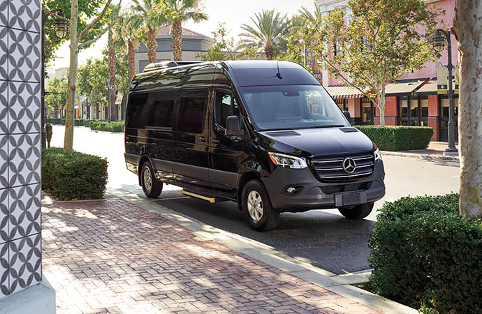 19-seater minibus 1 Mercedes-Benz Sprinter exterior