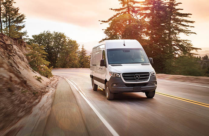19-seater minibus 3 Mercedes-Benz Sprinter
