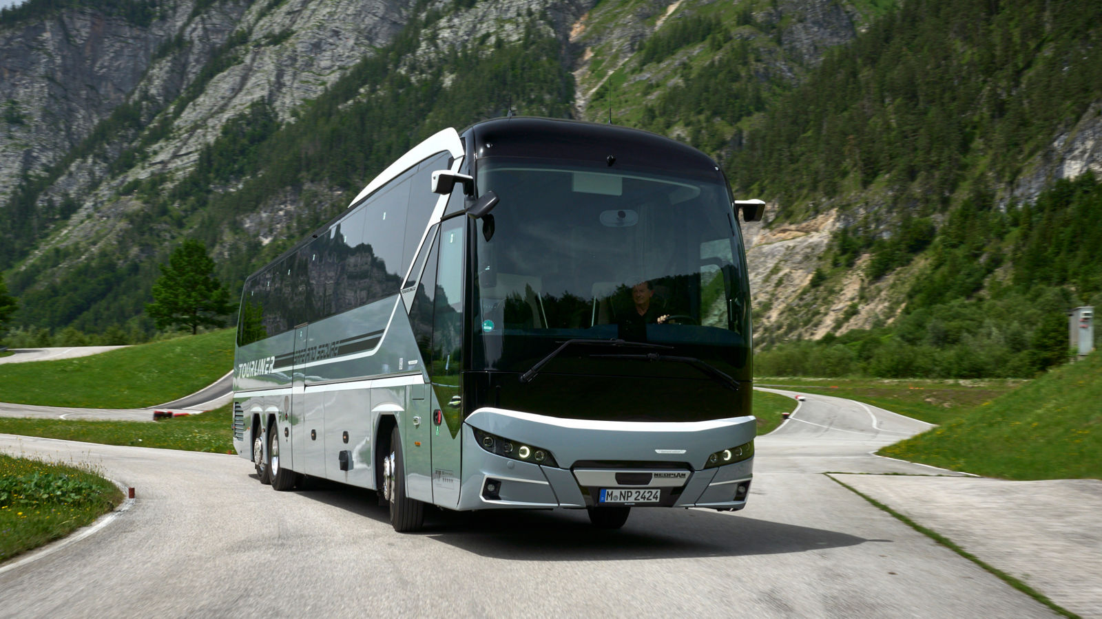 Autocars à Etage 4 Neoplan Skyliner