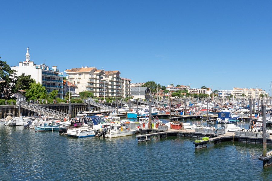 Le Bassin d'Arcachon : Top 15 des lieux incontournables à visiter en autocar 1 Port de plaisance d'Arcachon