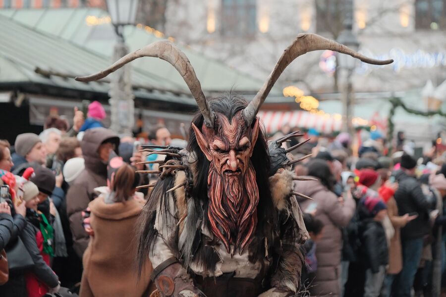 Où fêter Halloween en 2026 ? Le guide des évènements en France 1 Origines : représentation d'un celte avec un déguisement effrayant
